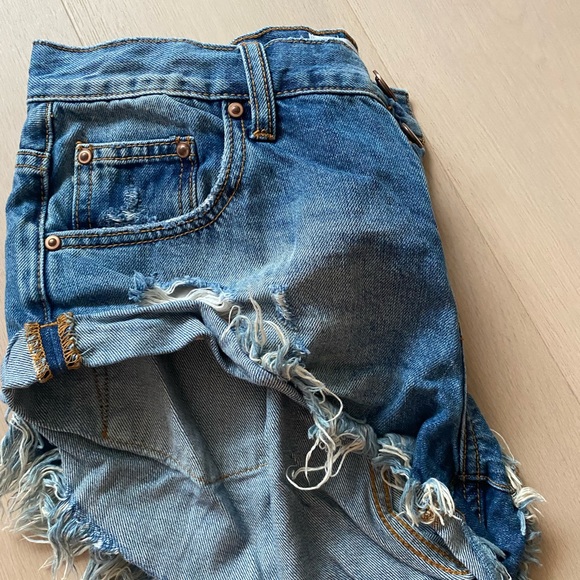 One Teaspoon Shorts Size 27 - Picture 2 of 3